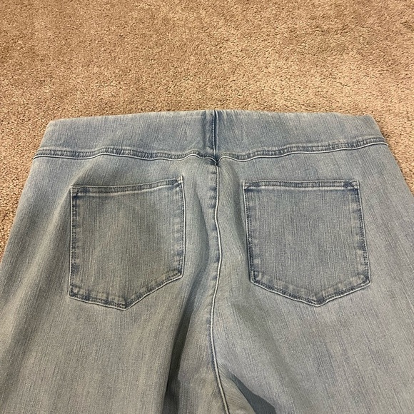 Soft Surroundings Pull On Light Wash Jeans with Button Accents - Picture 8 of 9